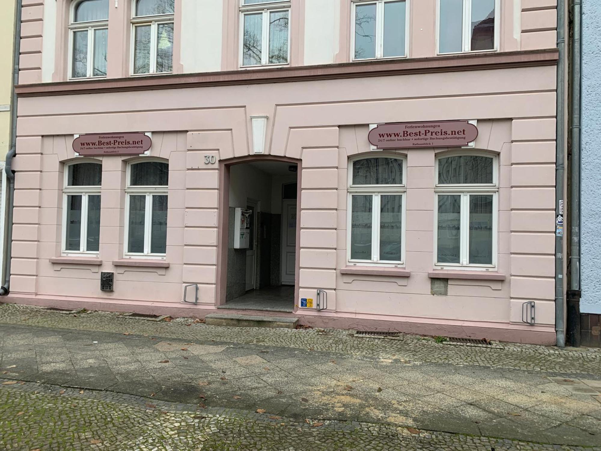Best-Preis Fewo Rathausblick 2 - Zentrale Lage In Wittenberge - 2 Personen - Einzelzimmer - Vollausstattung - Wlan / Prime & Self-Check-In Exteriör bild